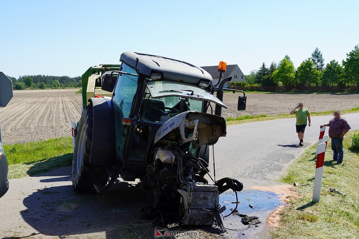Wypadek na przejeździe kolejowym w Czarnowcu [17.05.2024] - zdjęcie #20 - eOstroleka.pl