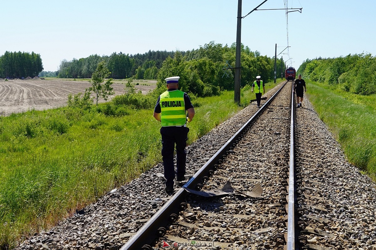 Wypadek na przejeździe kolejowym w Czarnowcu [17.05.2024] - zdjęcie #23 - eOstroleka.pl