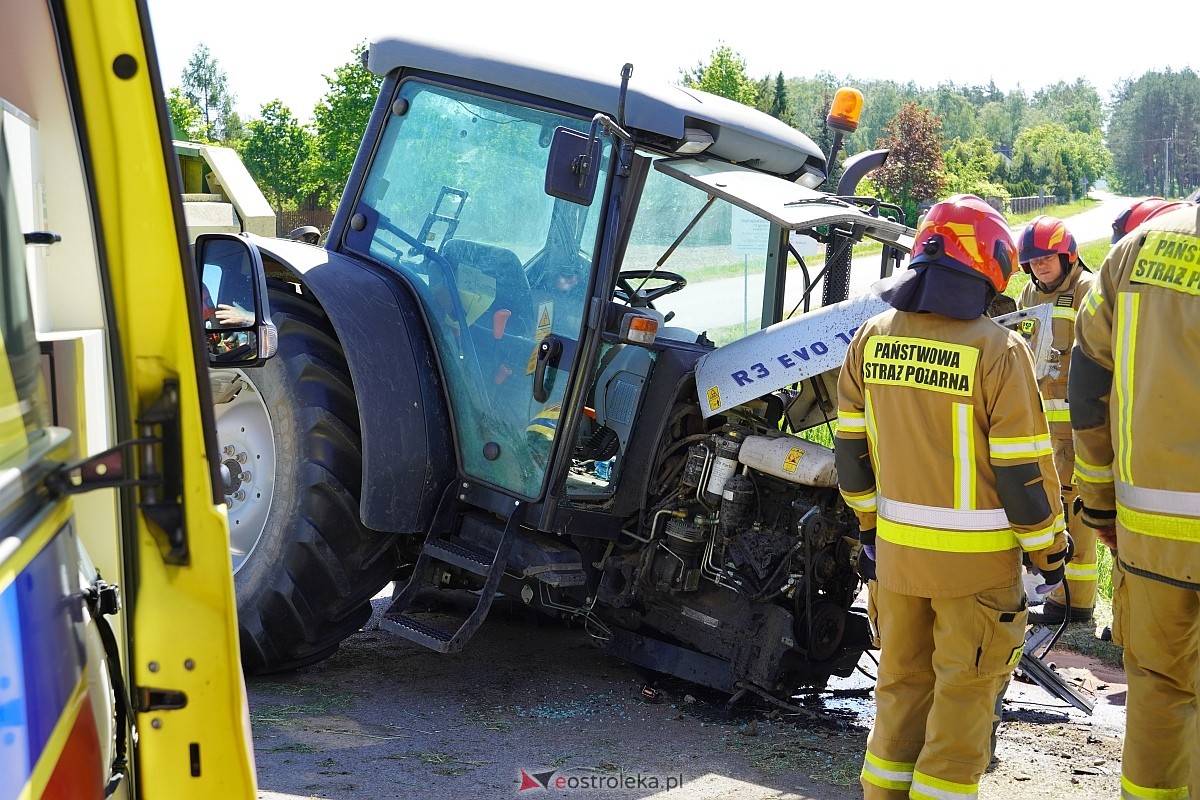 Wypadek na przejeździe kolejowym w Czarnowcu [17.05.2024] - zdjęcie #10 - eOstroleka.pl