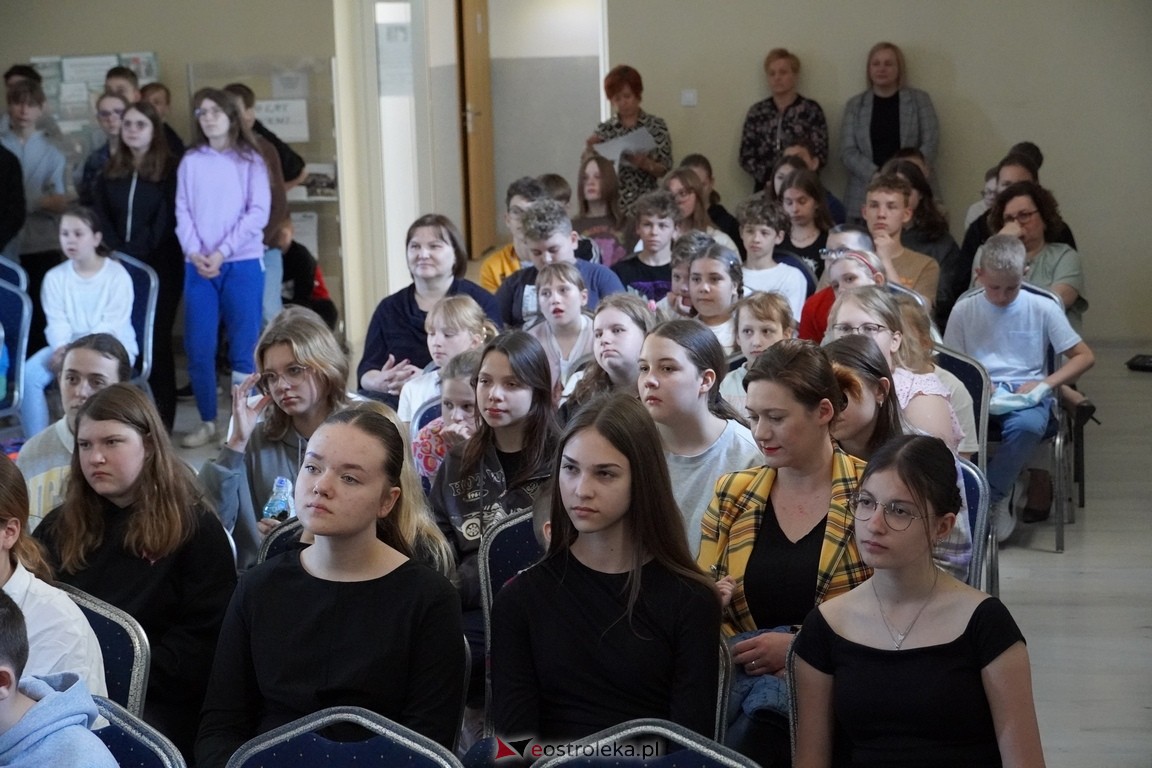 Konkurs recytatorski Najpiękniejsze wiersze Czesława Miłosza w hołdzie św. Janowi Pawłowi II [17.05.2024] - zdjęcie #40 - eOstroleka.pl