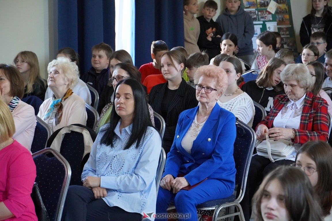 Konkurs recytatorski Najpiękniejsze wiersze Czesława Miłosza w hołdzie św. Janowi Pawłowi II [17.05.2024] - zdjęcie #39 - eOstroleka.pl