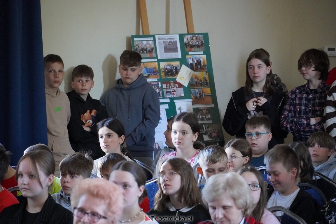 Konkurs recytatorski Najpiękniejsze wiersze Czesława Miłosza w hołdzie św. Janowi Pawłowi II [17.05.2024] - zdjęcie #33 - eOstroleka.pl