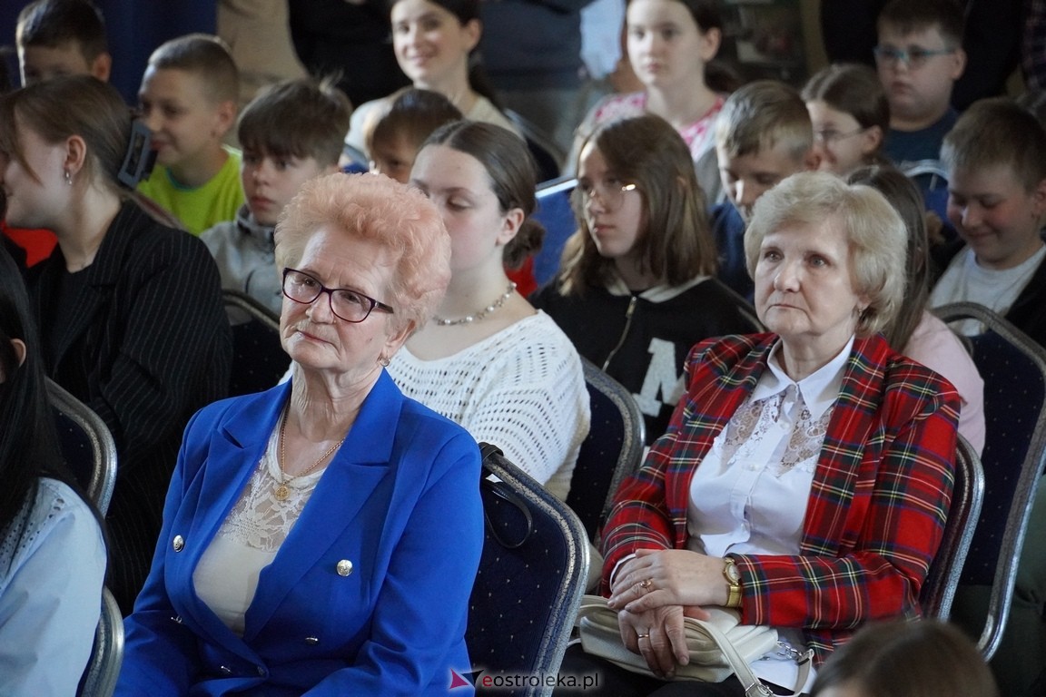 Konkurs recytatorski Najpiękniejsze wiersze Czesława Miłosza w hołdzie św. Janowi Pawłowi II [17.05.2024] - zdjęcie #31 - eOstroleka.pl