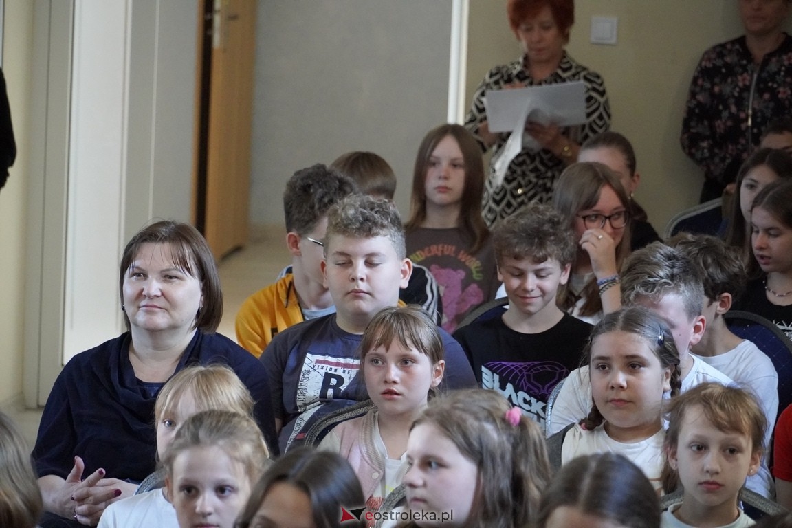 Konkurs recytatorski Najpiękniejsze wiersze Czesława Miłosza w hołdzie św. Janowi Pawłowi II [17.05.2024] - zdjęcie #30 - eOstroleka.pl