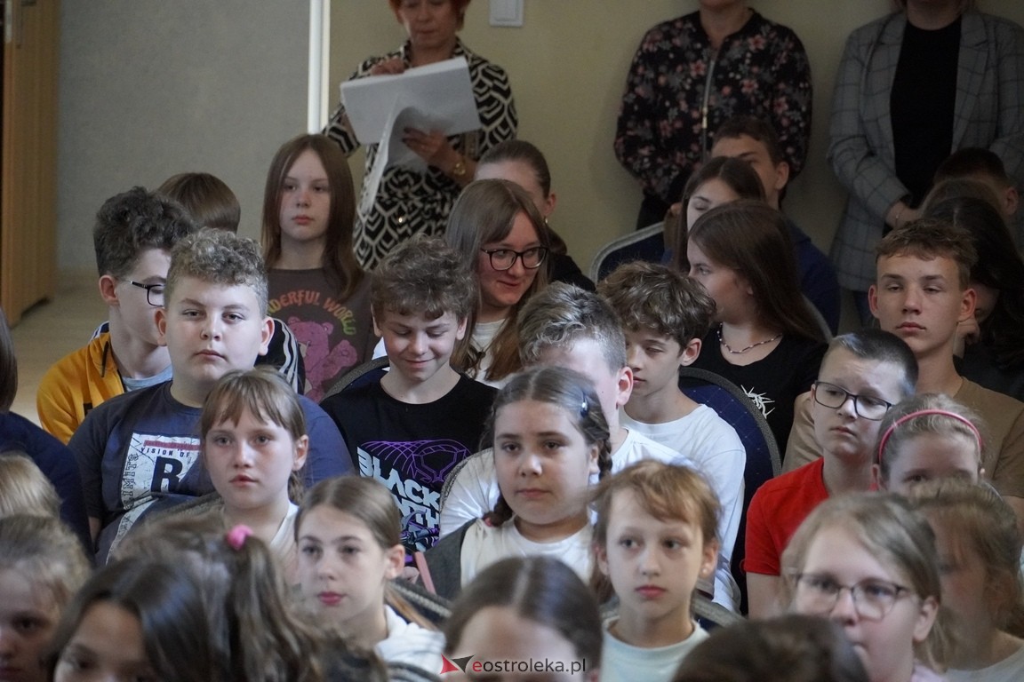 Konkurs recytatorski Najpiękniejsze wiersze Czesława Miłosza w hołdzie św. Janowi Pawłowi II [17.05.2024] - zdjęcie #29 - eOstroleka.pl