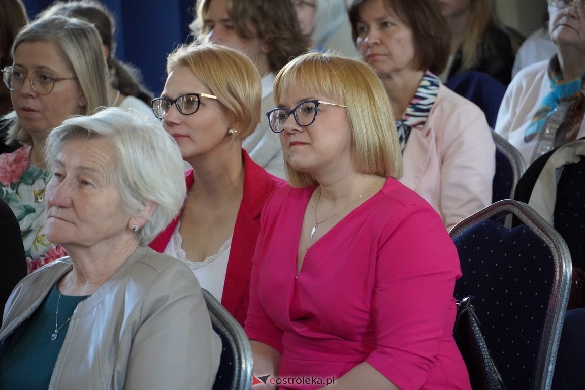 Konkurs recytatorski Najpiękniejsze wiersze Czesława Miłosza w hołdzie św. Janowi Pawłowi II [17.05.2024] - zdjęcie #20 - eOstroleka.pl