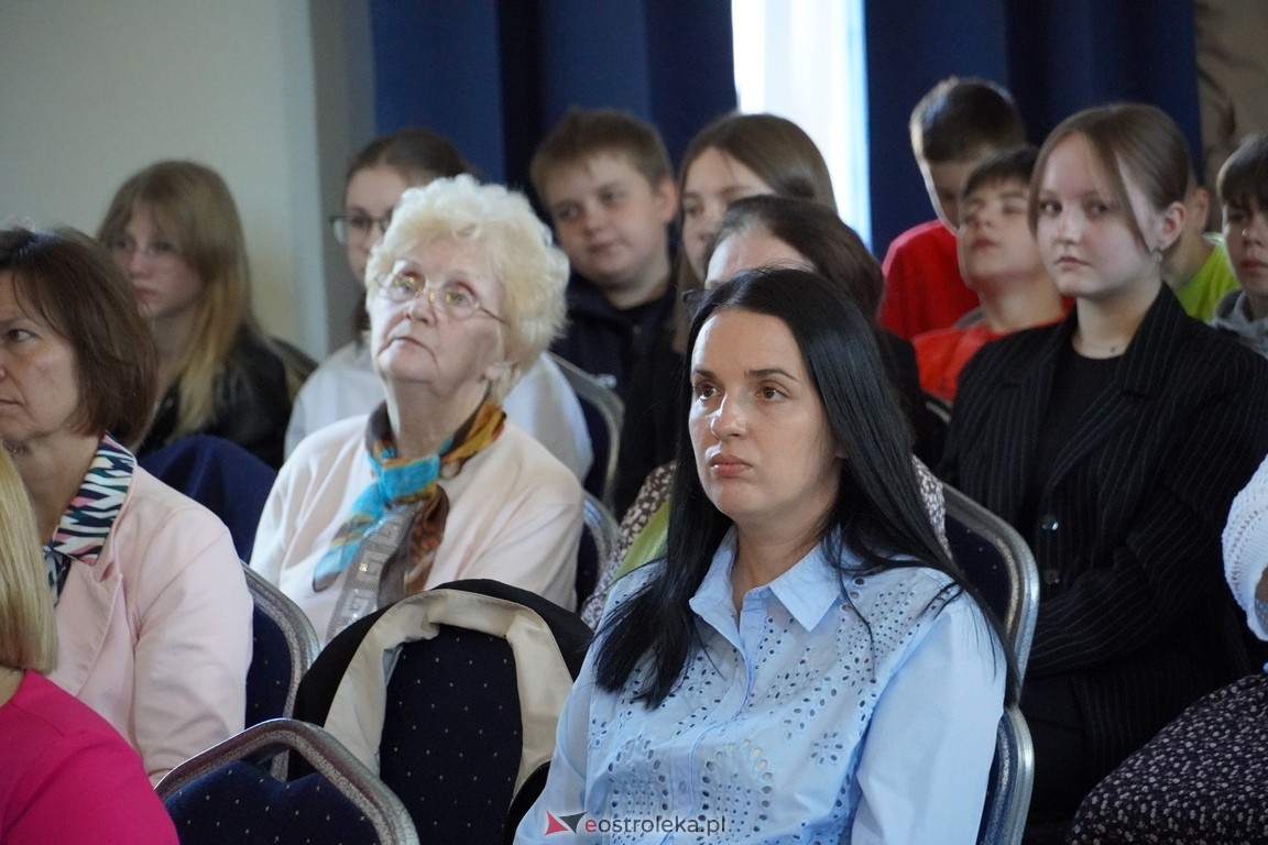 Konkurs recytatorski Najpiękniejsze wiersze Czesława Miłosza w hołdzie św. Janowi Pawłowi II [17.05.2024] - zdjęcie #19 - eOstroleka.pl