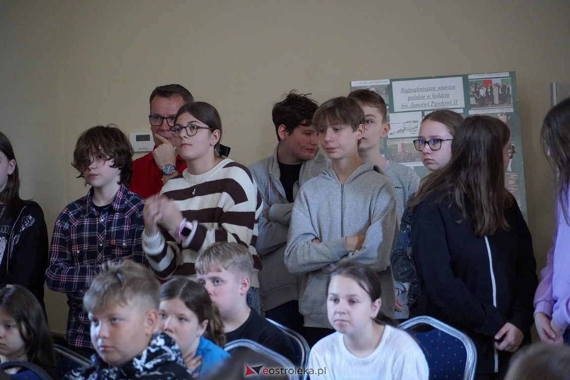 Konkurs recytatorski Najpiękniejsze wiersze Czesława Miłosza w hołdzie św. Janowi Pawłowi II [17.05.2024] - zdjęcie #14 - eOstroleka.pl