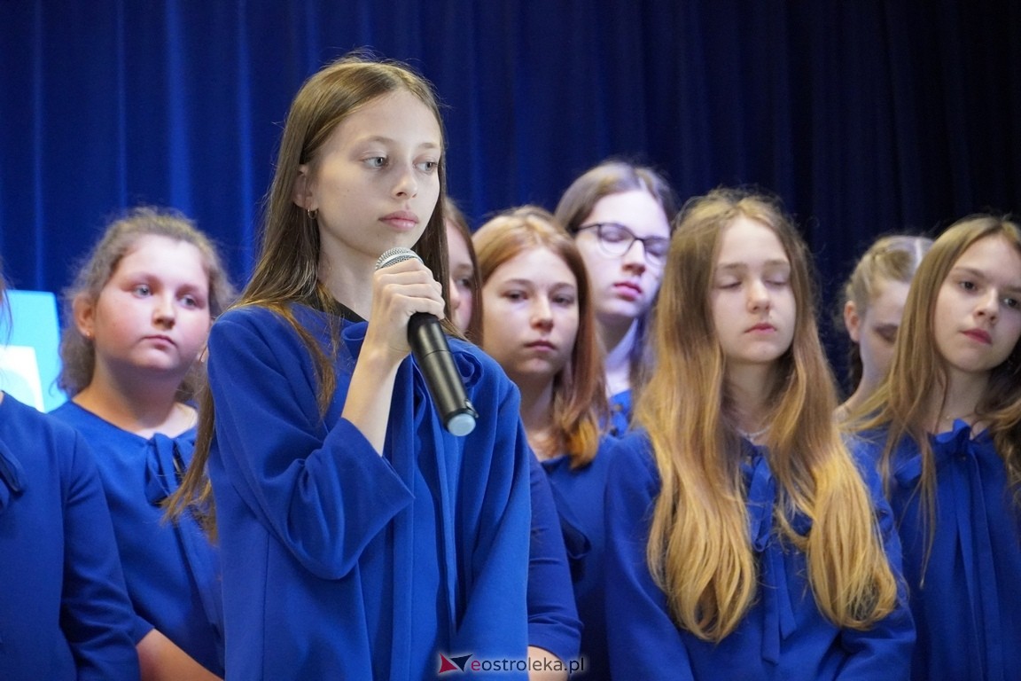 Konkurs recytatorski Najpiękniejsze wiersze Czesława Miłosza w hołdzie św. Janowi Pawłowi II [17.05.2024] - zdjęcie #12 - eOstroleka.pl