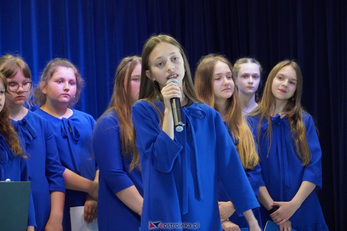 Konkurs recytatorski Najpiękniejsze wiersze Czesława Miłosza w hołdzie św. Janowi Pawłowi II [17.05.2024] - zdjęcie #9 - eOstroleka.pl
