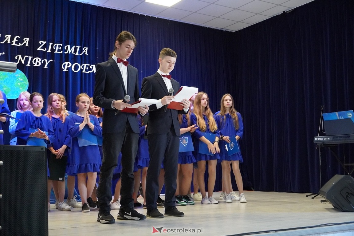Konkurs recytatorski Najpiękniejsze wiersze Czesława Miłosza w hołdzie św. Janowi Pawłowi II [17.05.2024] - zdjęcie #5 - eOstroleka.pl