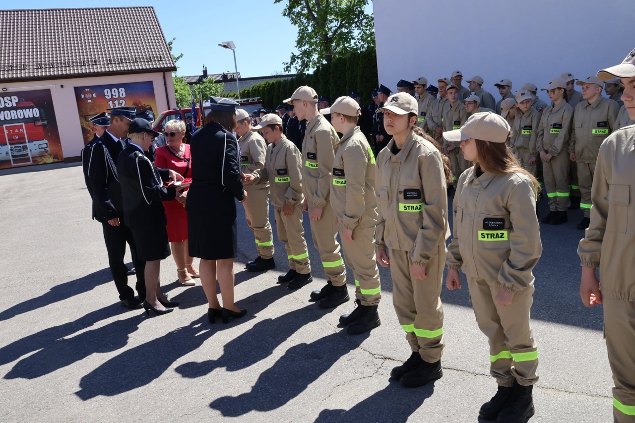 Gminne obchody Dnia Strażaka w Goworowie [17.05.2024] - zdjęcie #16 - eOstroleka.pl