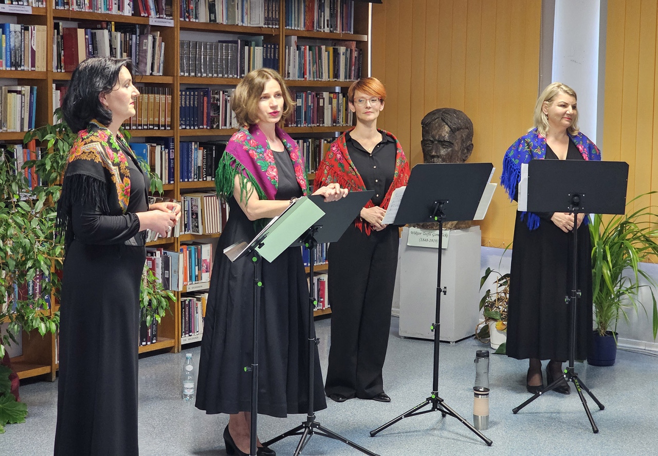 Dzień bibliotekarza [16.05.2024] - zdjęcie #17 - eOstroleka.pl