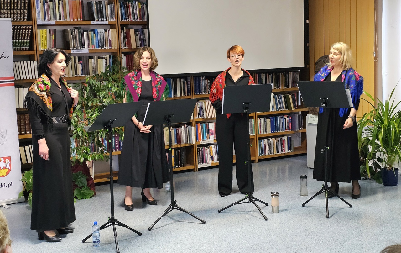Dzień bibliotekarza [16.05.2024] - zdjęcie #14 - eOstroleka.pl
