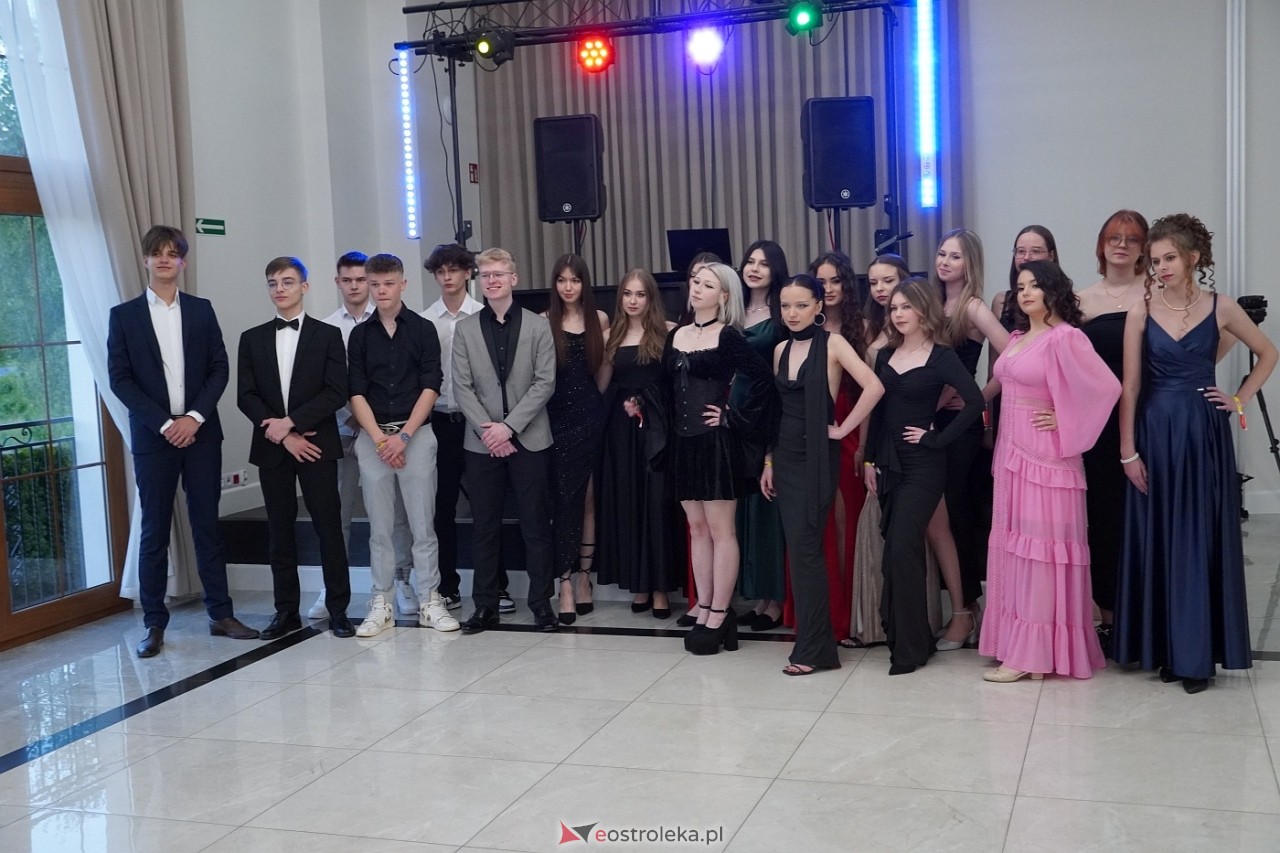 Półmetek I LO w Ostrołęce [17.05.2024] - zdjęcie #68 - eOstroleka.pl