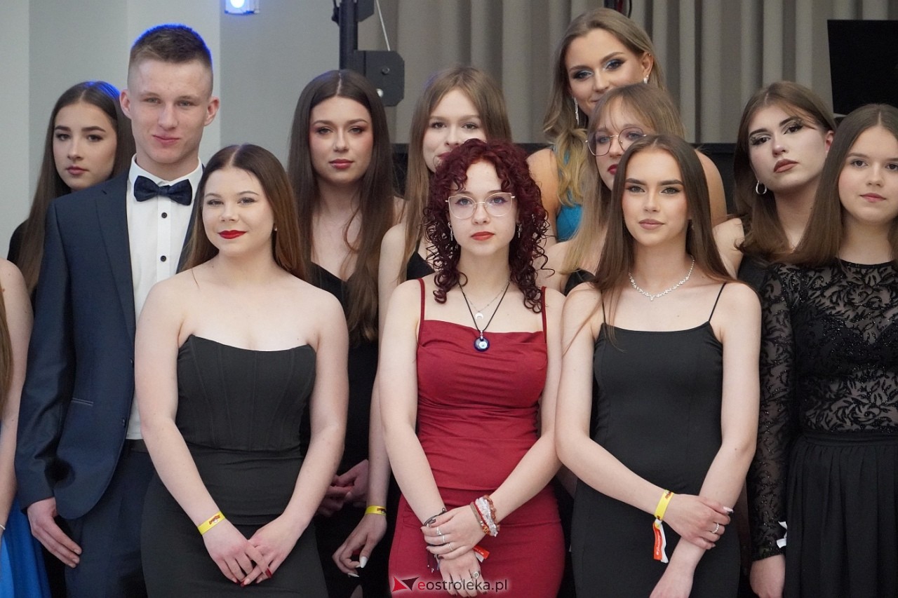 Półmetek I LO w Ostrołęce [17.05.2024] - zdjęcie #58 - eOstroleka.pl