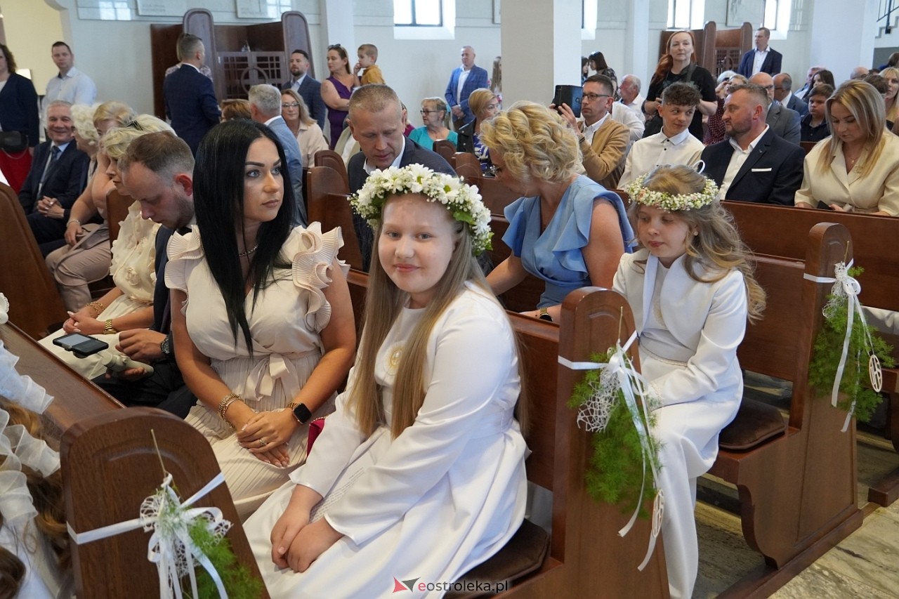 Pierwsza komunia Święta w kościele pw. św. Franciszka z Asyżu w Ostrołęce [18.05.2024] - zdjęcie #20 - eOstroleka.pl