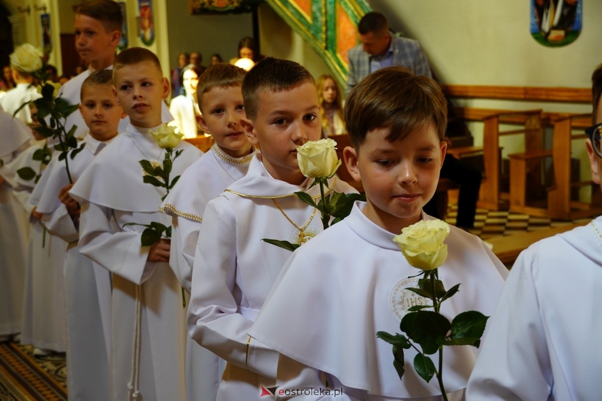 I Komunia Święta w kościele farnym w Ostrołęce [18.05.2024] - zdjęcie #2 - eOstroleka.pl