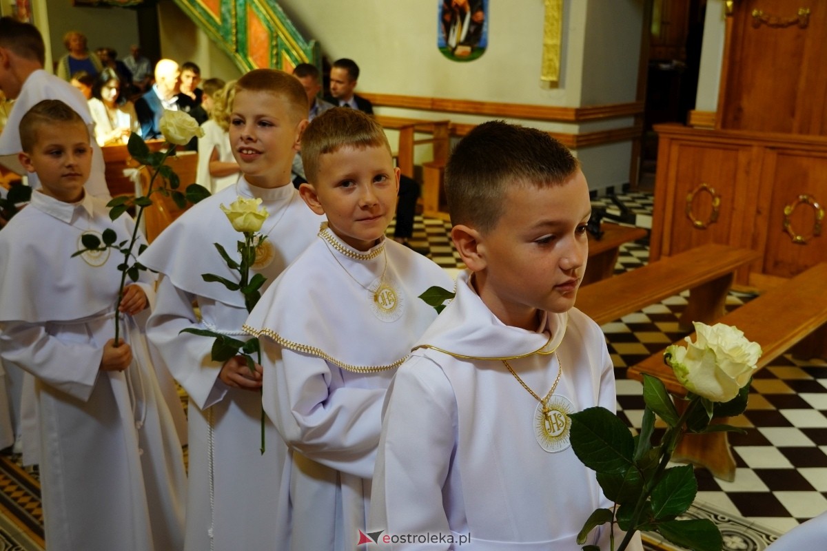 I Komunia Święta w kościele farnym w Ostrołęce [18.05.2024] - zdjęcie #4 - eOstroleka.pl