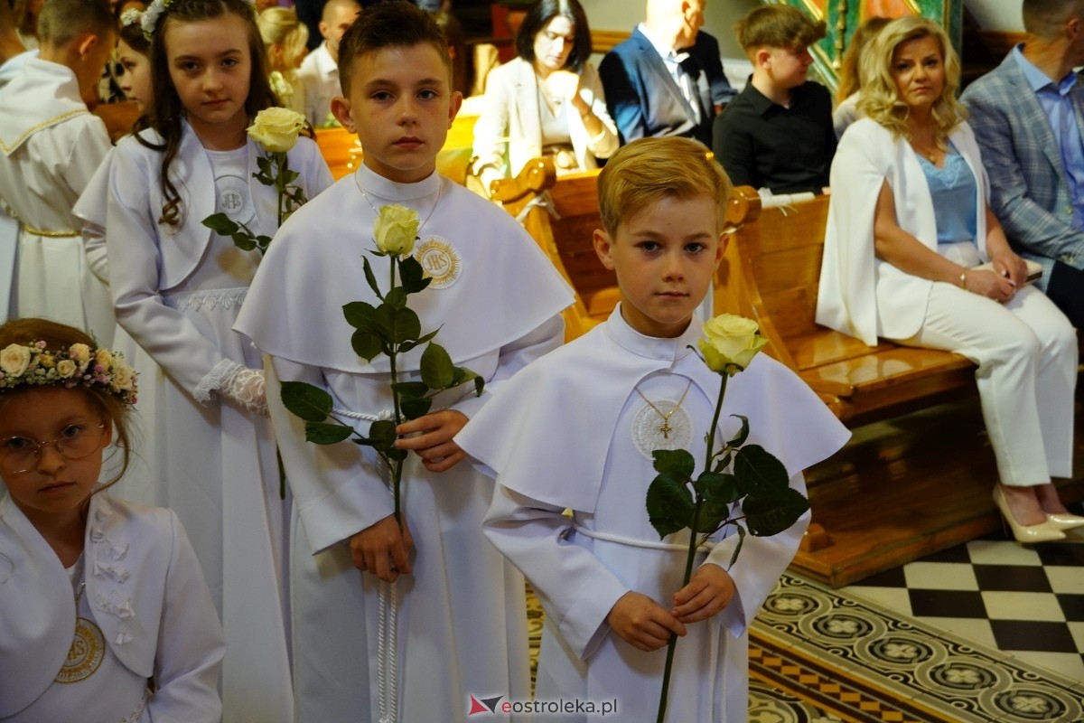 I Komunia Święta w kościele farnym w Ostrołęce [18.05.2024] - zdjęcie #6 - eOstroleka.pl