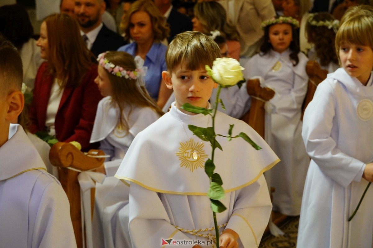 I Komunia Święta w kościele farnym w Ostrołęce [18.05.2024] - zdjęcie #18 - eOstroleka.pl