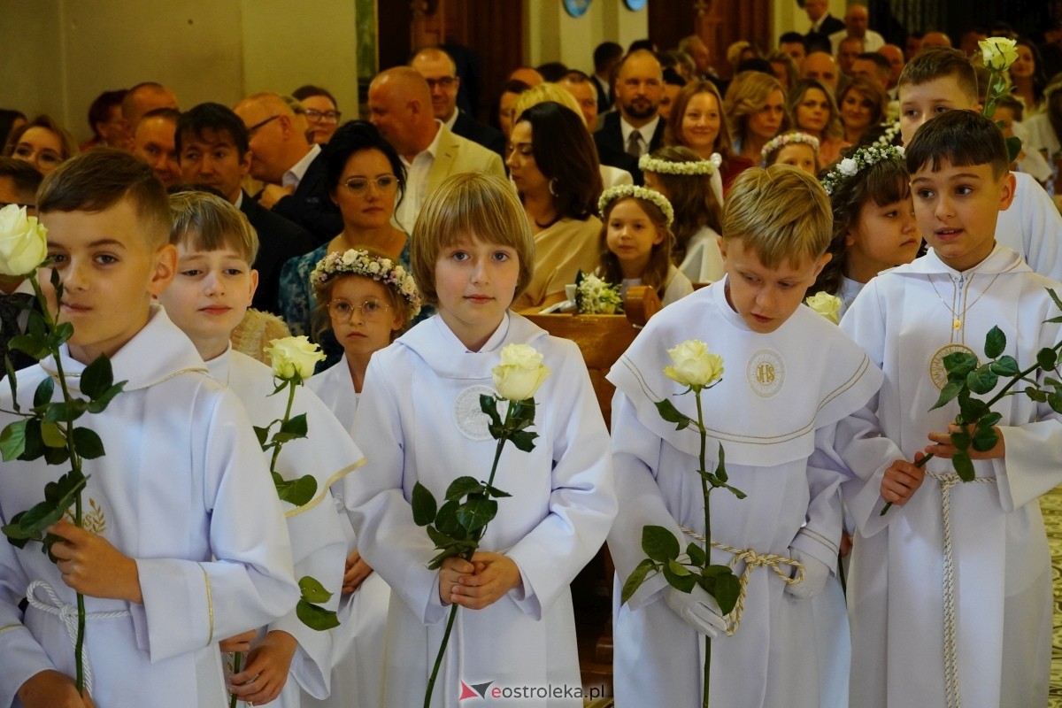 I Komunia Święta w kościele farnym w Ostrołęce [18.05.2024] - zdjęcie #11 - eOstroleka.pl