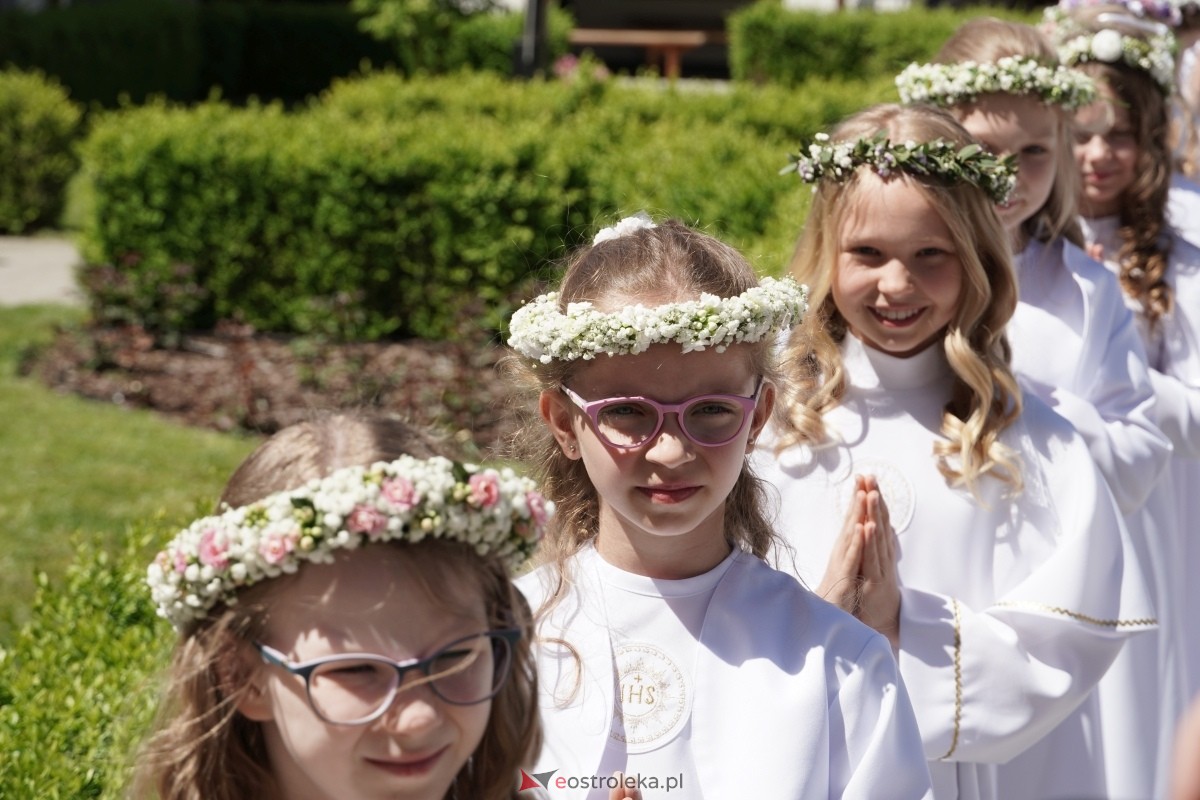 I Komunia Święta w sanktuarium pw. św. Antoniego Padewskiego w Ostrołęce 18.05.2024] - zdjęcie #35 - eOstroleka.pl