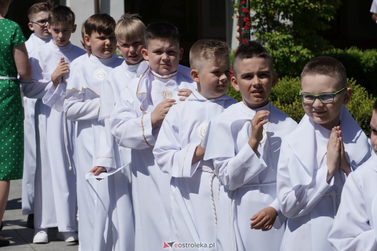 I Komunia Święta w sanktuarium pw. św. Antoniego Padewskiego w Ostrołęce 18.05.2024] - zdjęcie #67 - eOstroleka.pl