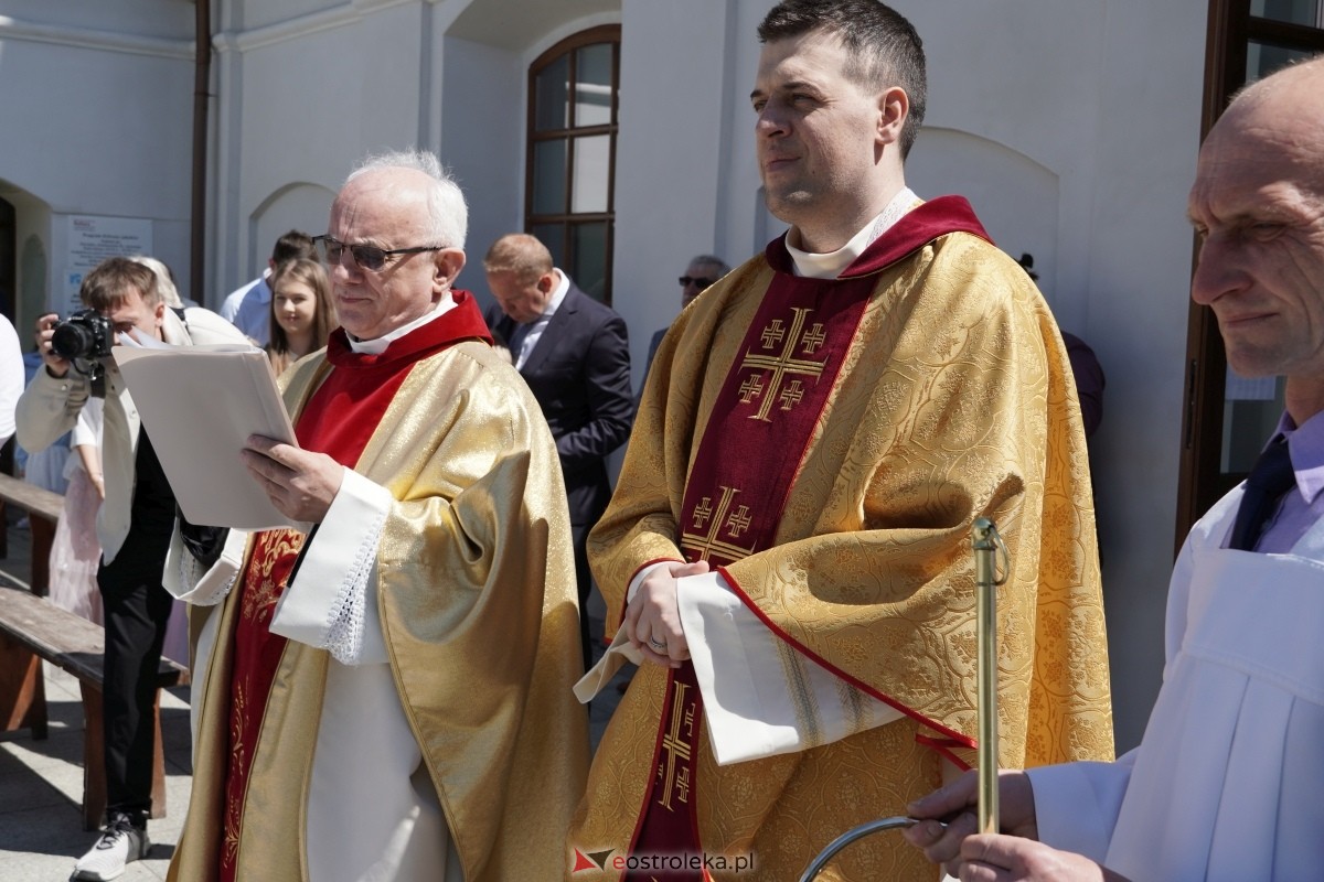 I Komunia Święta w sanktuarium pw. św. Antoniego Padewskiego w Ostrołęce 18.05.2024] - zdjęcie #70 - eOstroleka.pl