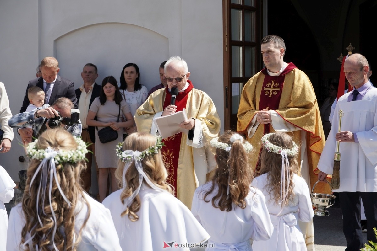 I Komunia Święta w sanktuarium pw. św. Antoniego Padewskiego w Ostrołęce 18.05.2024] - zdjęcie #72 - eOstroleka.pl