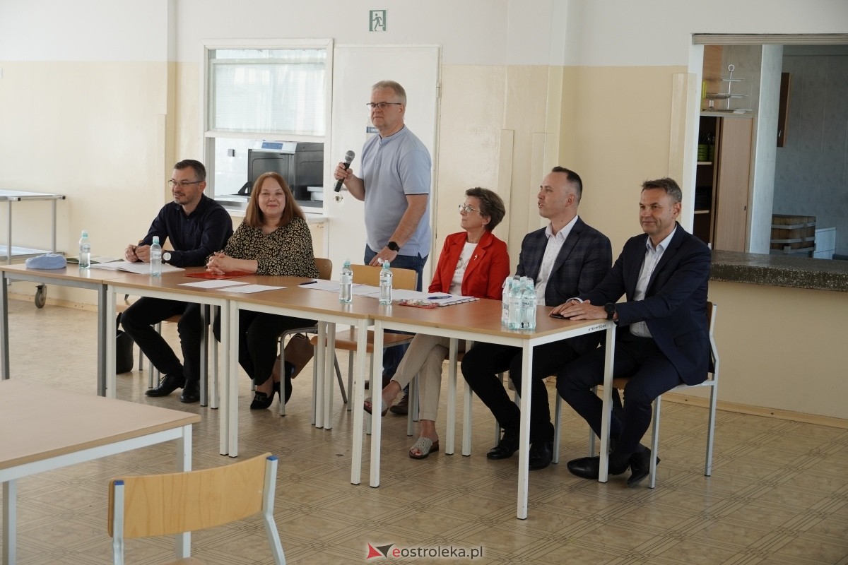 Wybory do Rady Osiedla Sienkiewicza [18.05.2024] - zdjęcie #20 - eOstroleka.pl