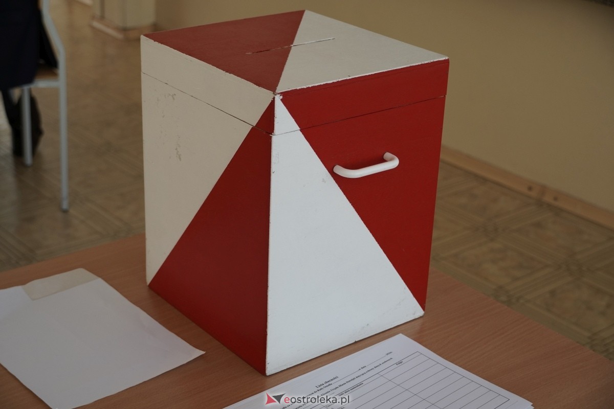 Wybory do Rady Osiedla Sienkiewicza [18.05.2024] - zdjęcie #9 - eOstroleka.pl