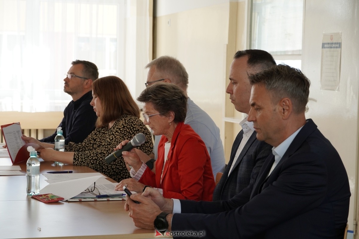 Wybory do Rady Osiedla Sienkiewicza [18.05.2024] - zdjęcie #5 - eOstroleka.pl