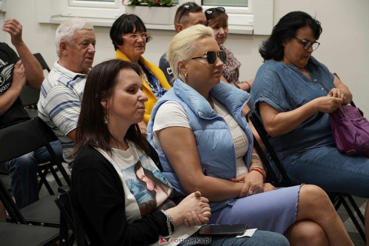 Noc Muzeów w Ostrołęce - Pora na Nikifora [18.05.2024] - zdjęcie #124 - eOstroleka.pl