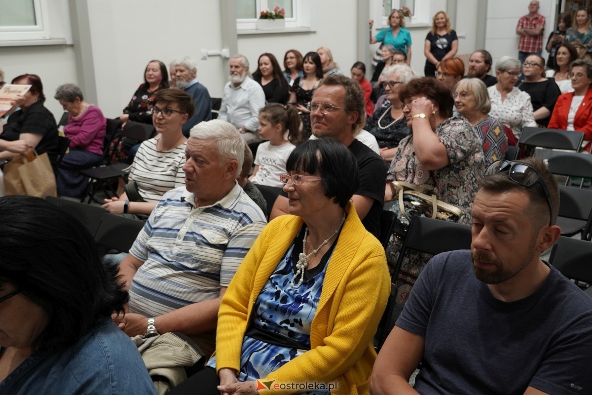 Noc Muzeów w Ostrołęce - Pora na Nikifora [18.05.2024] - zdjęcie #120 - eOstroleka.pl