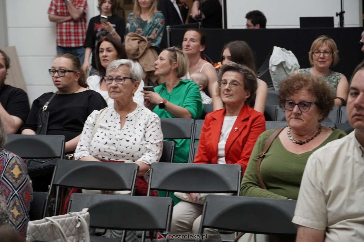 Noc Muzeów w Ostrołęce - Pora na Nikifora [18.05.2024] - zdjęcie #114 - eOstroleka.pl