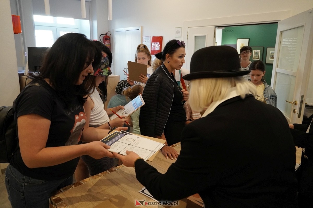 Noc Muzeów w Ostrołęce - Pora na Nikifora [18.05.2024] - zdjęcie #22 - eOstroleka.pl