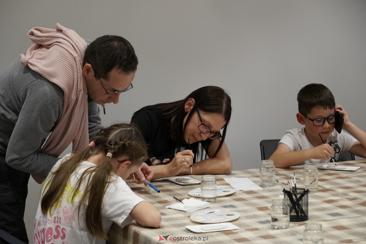 Noc Muzeów w Ostrołęce - Pora na Nikifora [18.05.2024] - zdjęcie #54 - eOstroleka.pl