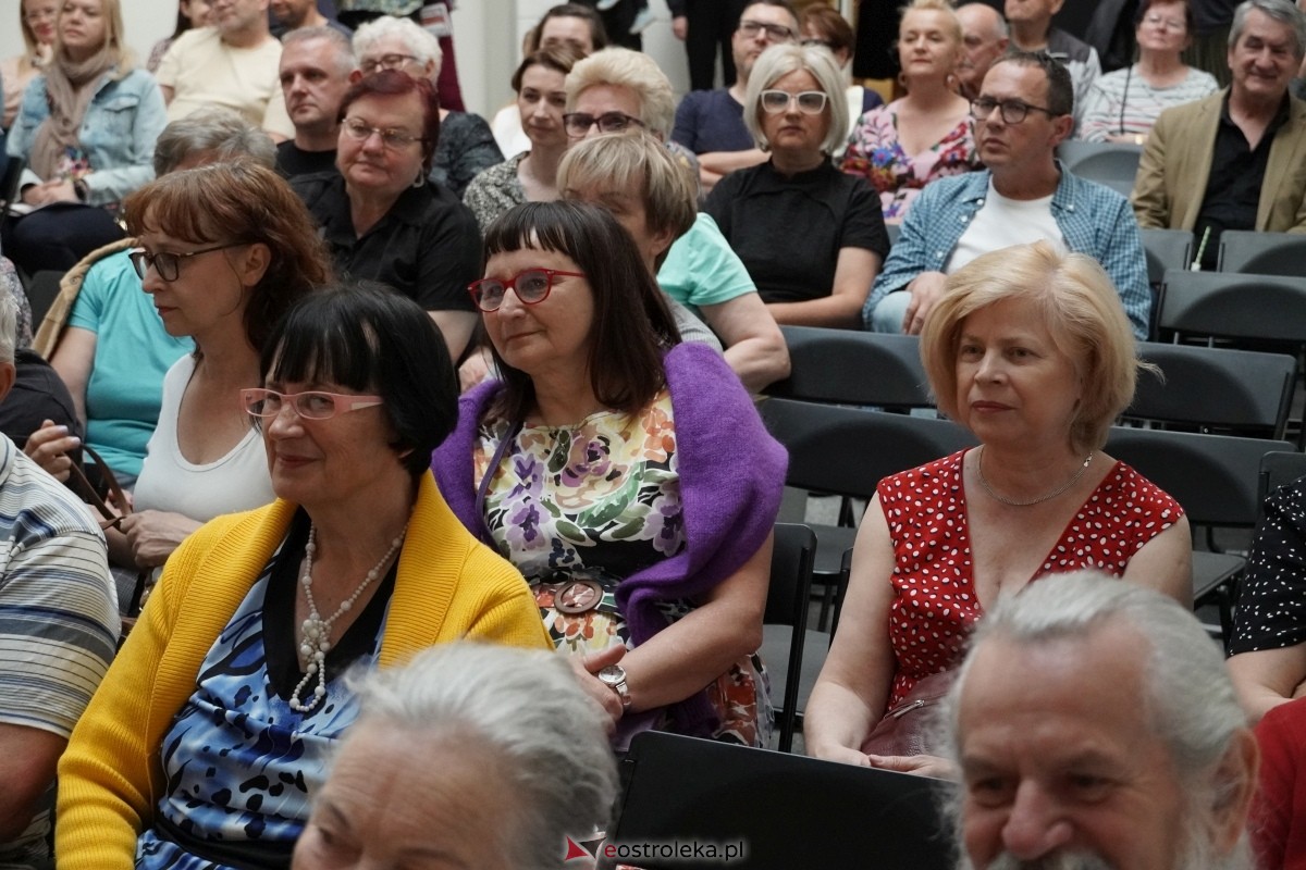 Noc Muzeów w Ostrołęce - Pora na Nikifora [18.05.2024] - zdjęcie #7 - eOstroleka.pl