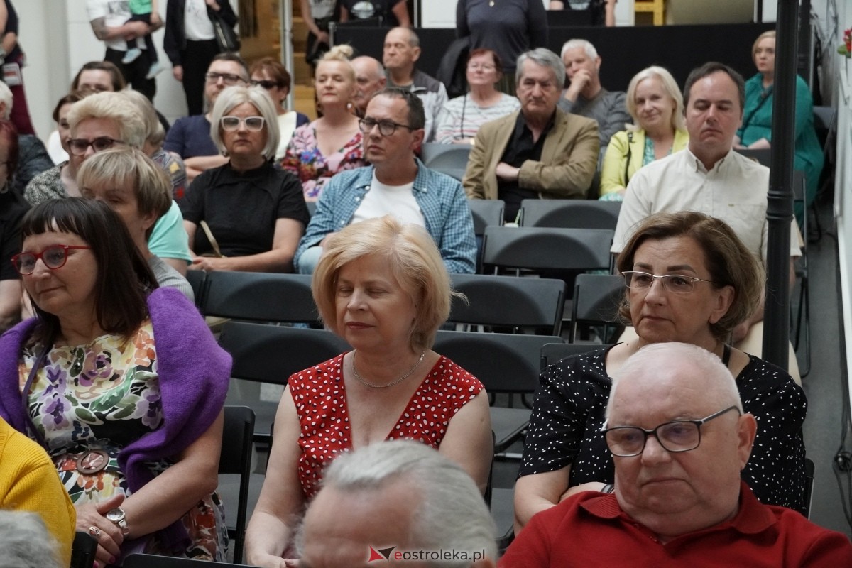 Noc Muzeów w Ostrołęce - Pora na Nikifora [18.05.2024] - zdjęcie #3 - eOstroleka.pl
