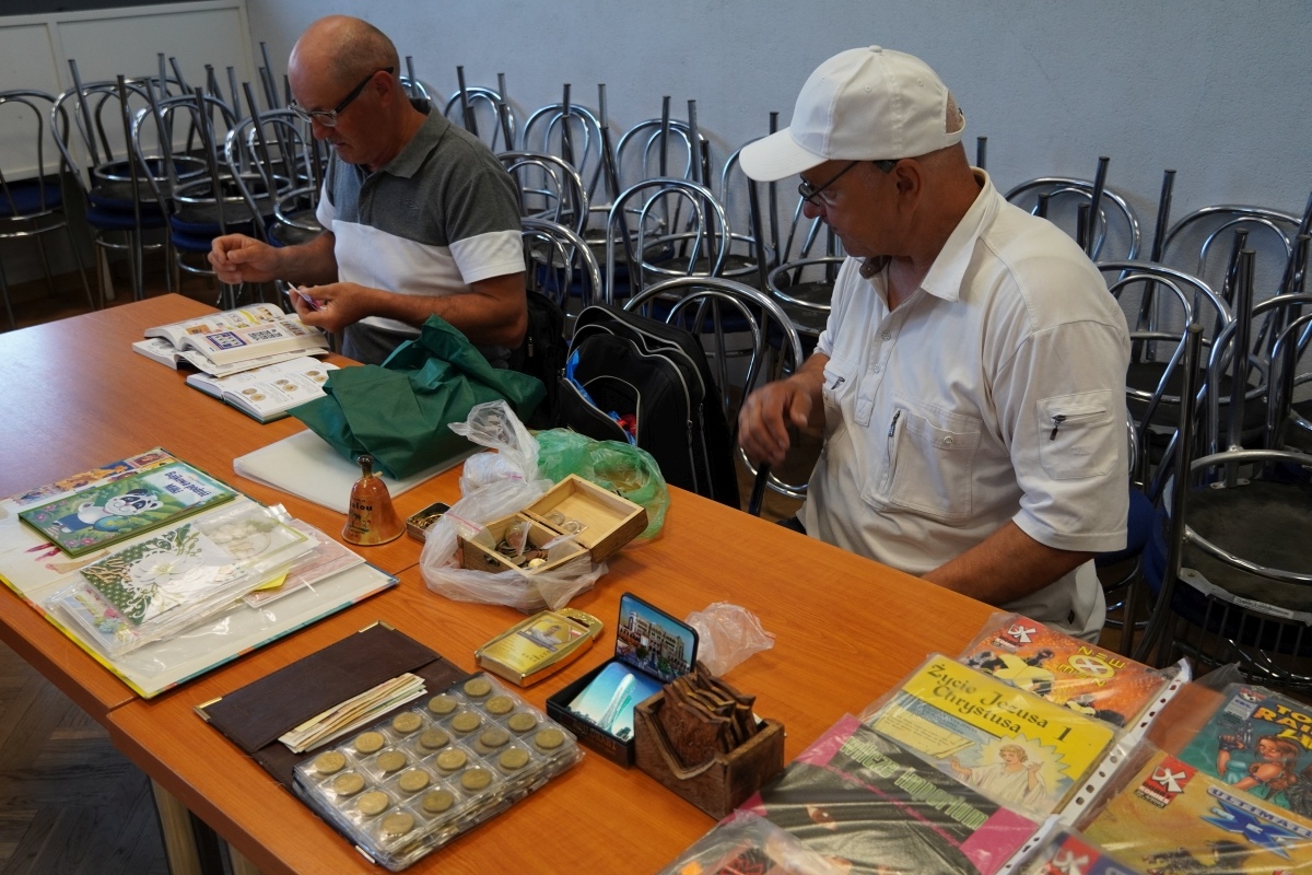 Giełda kolekcjonerska w Klubie Lokator [19.05.2024] - zdjęcie #27 - eOstroleka.pl