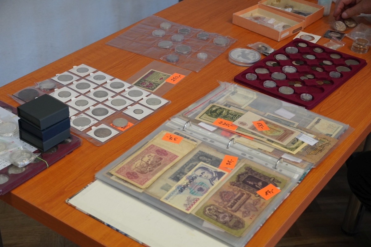 Giełda kolekcjonerska w Klubie Lokator [19.05.2024] - zdjęcie #8 - eOstroleka.pl