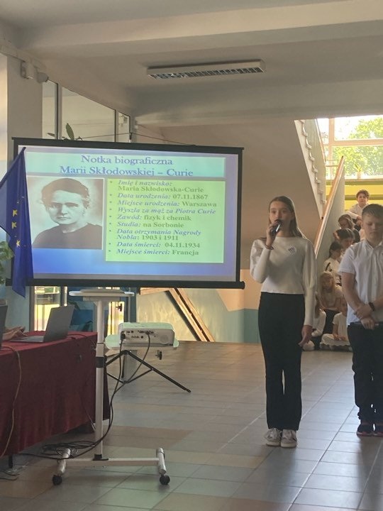 20 lat Polski w UE. Uroczystości w SP 10 [13.05.2024] - zdjęcie #17 - eOstroleka.pl