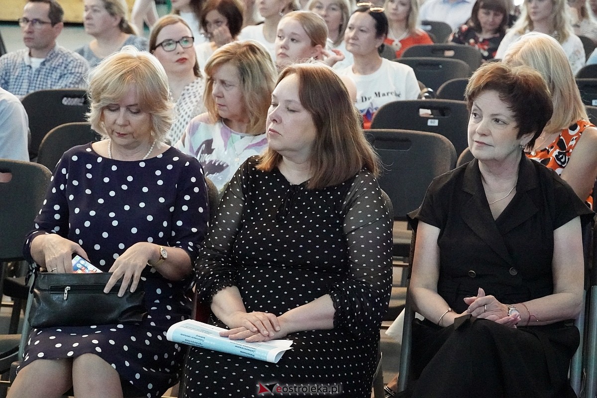 Konferencja profilaktyczna dla zdrowia psychicznego dzieci i młodzieży [22.05.2024] - zdjęcie #31 - eOstroleka.pl