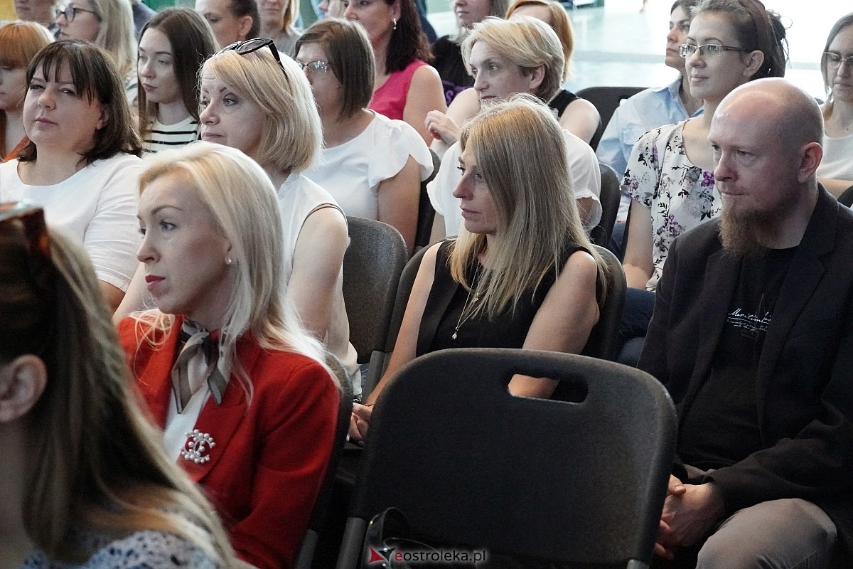 Konferencja profilaktyczna dla zdrowia psychicznego dzieci i młodzieży [22.05.2024] - zdjęcie #15 - eOstroleka.pl