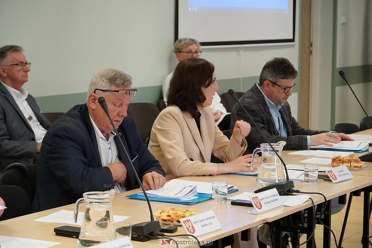 IV sesja Rady Miasta w Ostrołęce [23.05.2024] - zdjęcie #30 - eOstroleka.pl