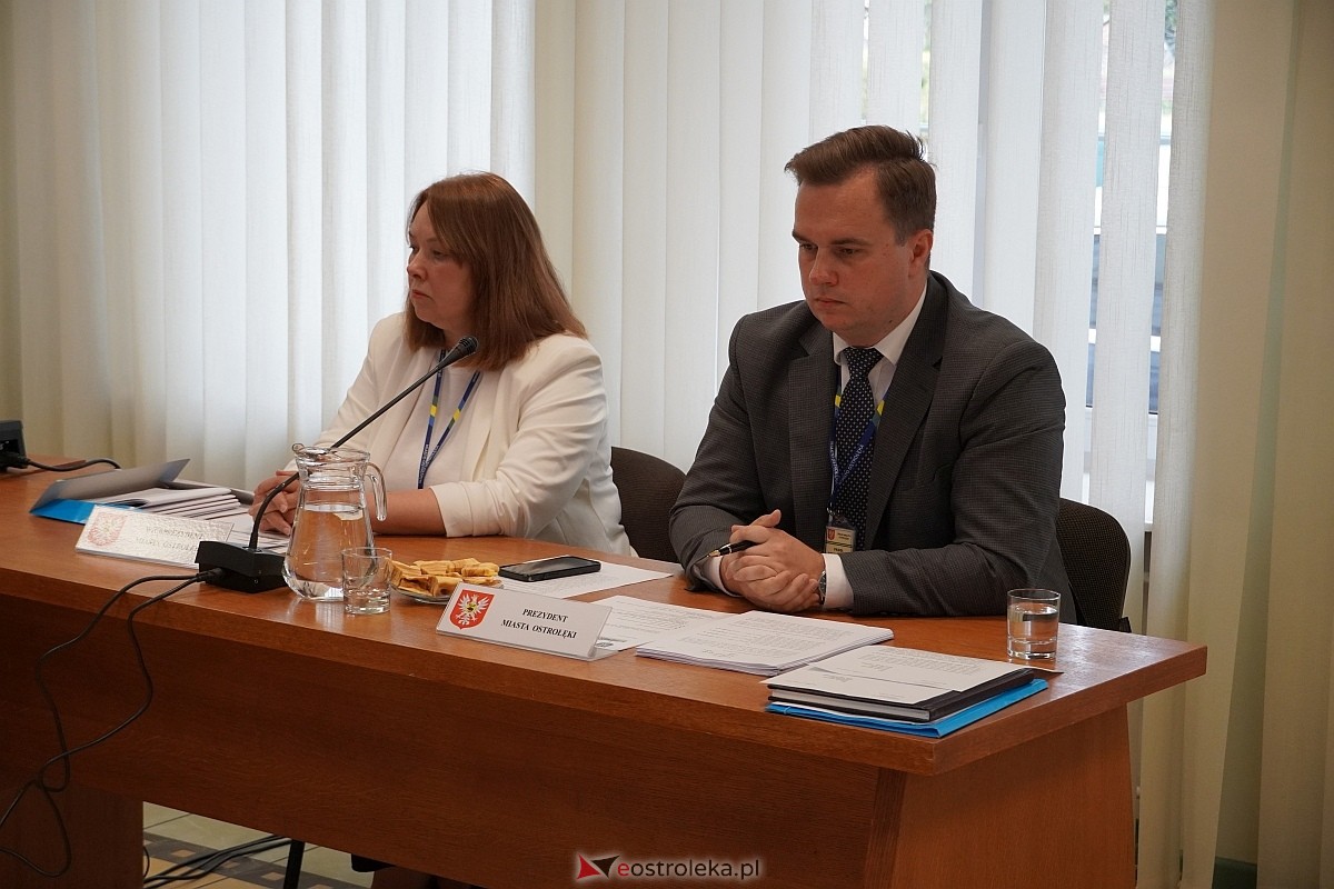 IV sesja Rady Miasta w Ostrołęce [23.05.2024] - zdjęcie #17 - eOstroleka.pl
