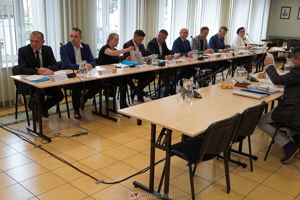 IV sesja Rady Miasta w Ostrołęce [23.05.2024] - zdjęcie #16 - eOstroleka.pl
