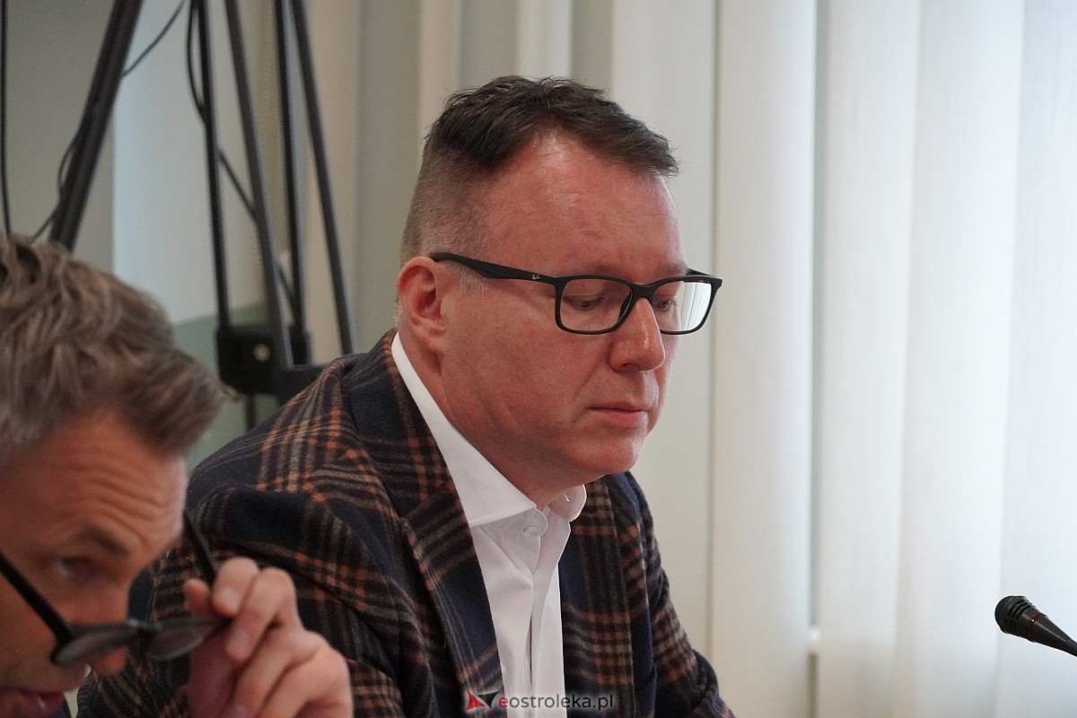 IV sesja Rady Miasta w Ostrołęce [23.05.2024] - zdjęcie #9 - eOstroleka.pl