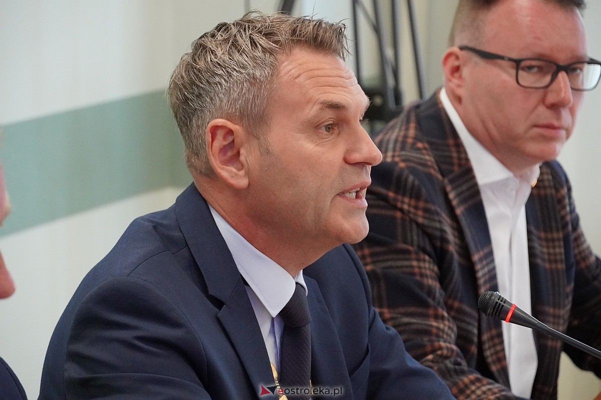 IV sesja Rady Miasta w Ostrołęce [23.05.2024] - zdjęcie #8 - eOstroleka.pl